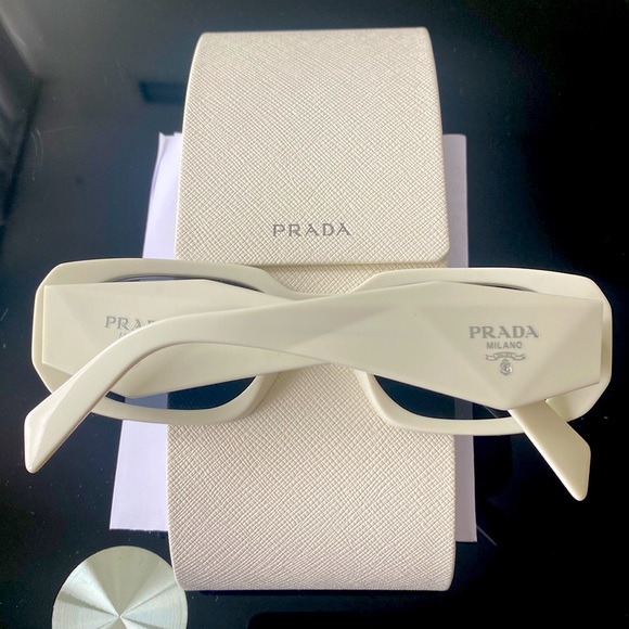 Prada PR17W new white unisex sunglasses - Picture 2 of 4